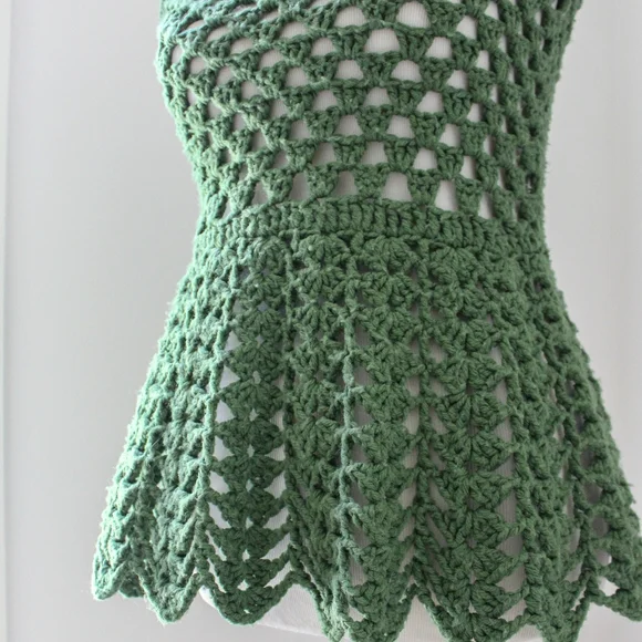 SOLD - Vintage 1960s Dark Green Crochet Peplum Tank Top Blouse / Mermaid Shirt - Picture 2 of 6